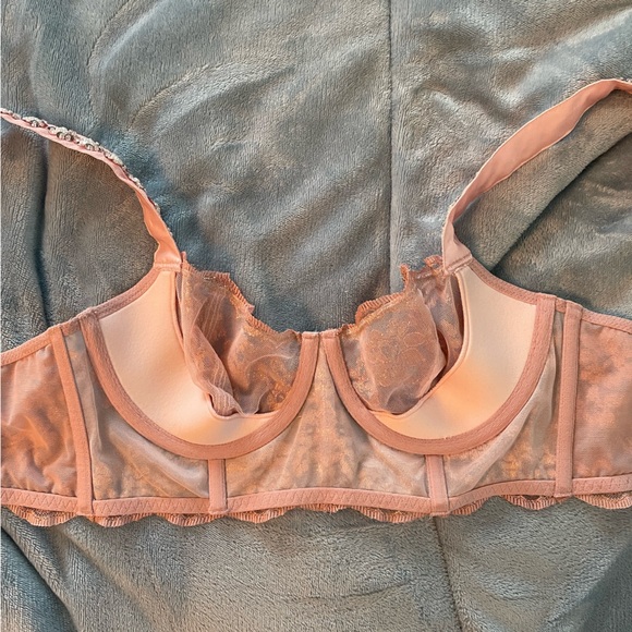 Vicoria's Secret bra/corset - Picture 5 of 8